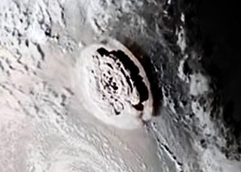 Vulkan-Explosion von Tonga auf Satelliten-Video