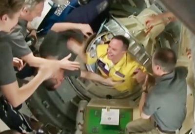 Drei neue russische Kosmonauten auf der ISS eingetroffen