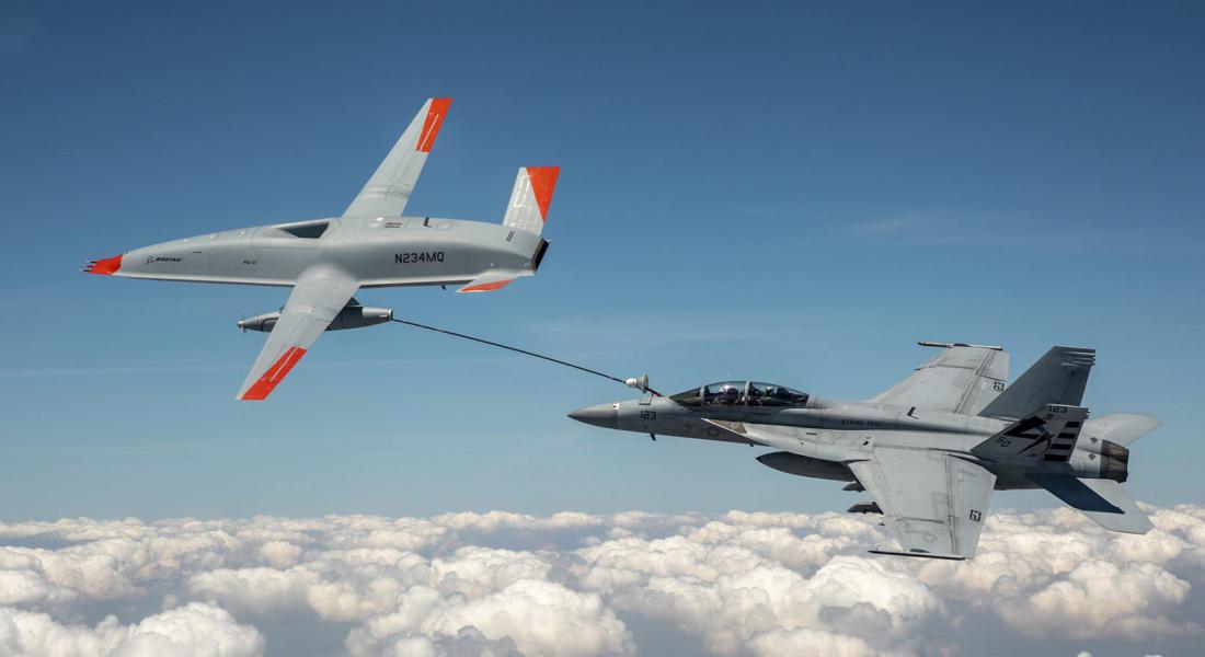 Drohne MQ-25 TI Stingray betankt F/A-18 Super Hornet