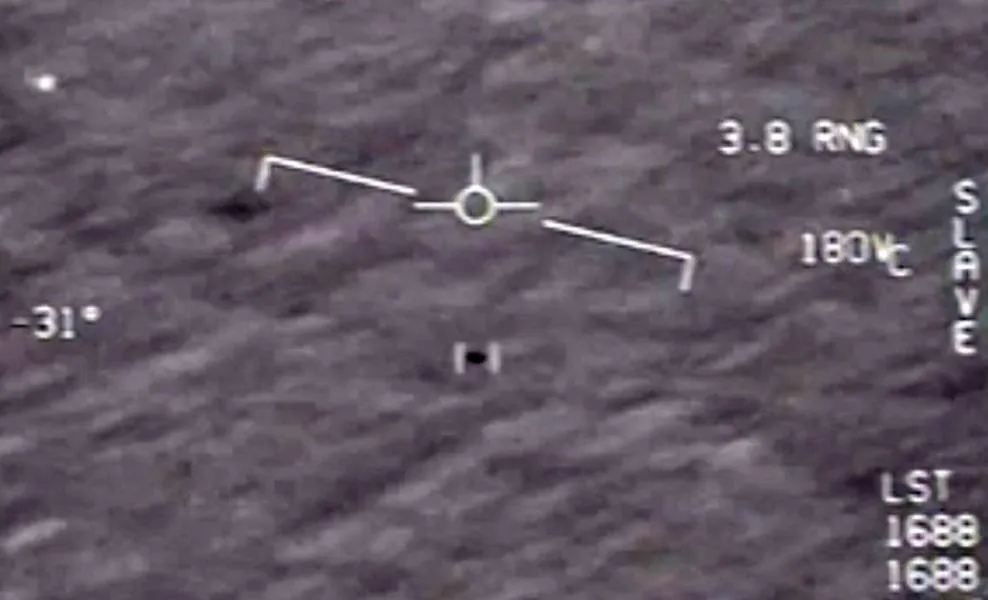 UFO-Video-Standbild aus einem US-Kampfjet